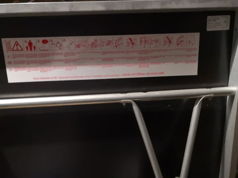 CORNILLEAU TABLE TENNIS TABLE -BLACK & MAT OUTDOOR