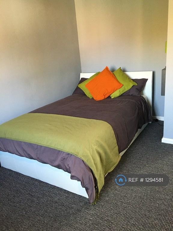 1 bedroom in Howards Road, Woking, GU22 (#1294581)