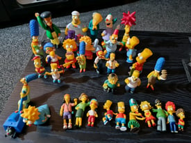 32 simpsons characters 