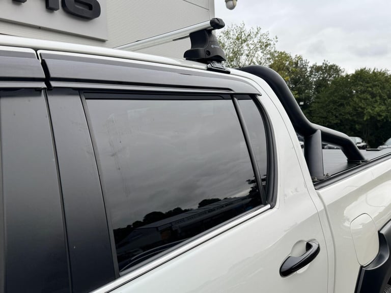 2020 Toyota Hilux 2.4 D-4D Invincible X Auto 4WD Euro 6 (s/s) 4dr (TSS) PICK UP Diesel Automatic