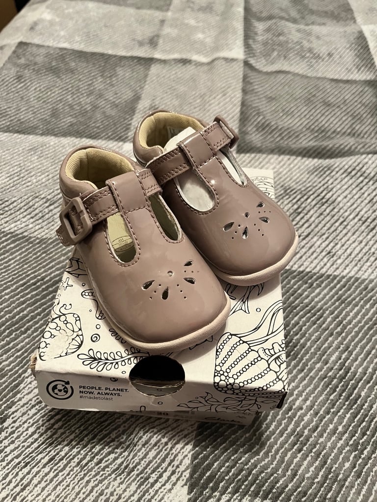 Small shoes new not used 