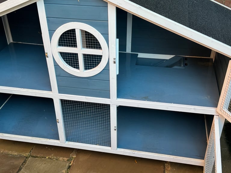Rabbit / Guinea pig hutch