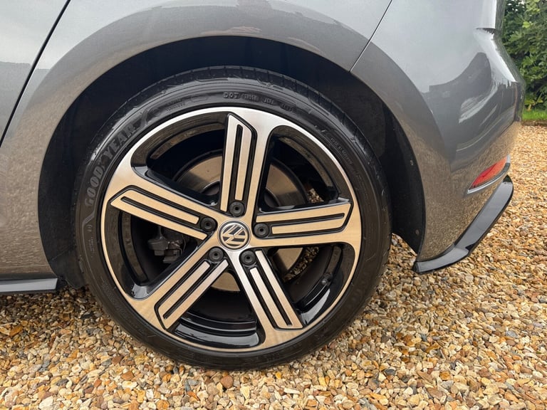 2018 Volkswagen Golf 2.0 TSI 310 R 5dr 4MOTION DSG HATCHBACK Petrol Automatic