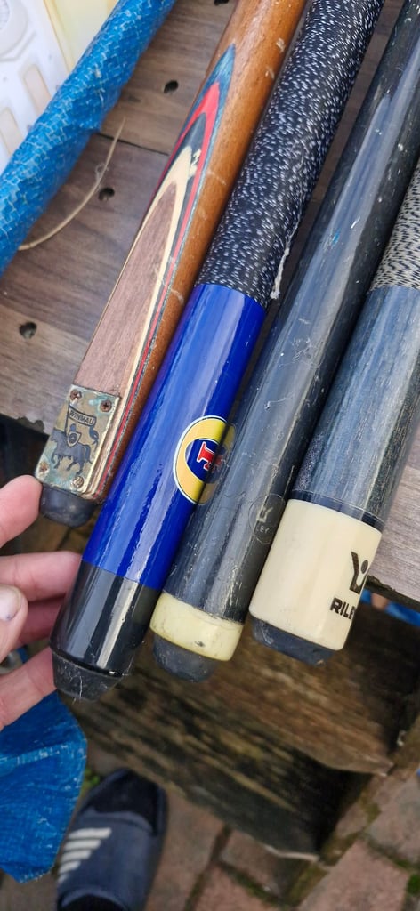 Snooker pool cue collection 