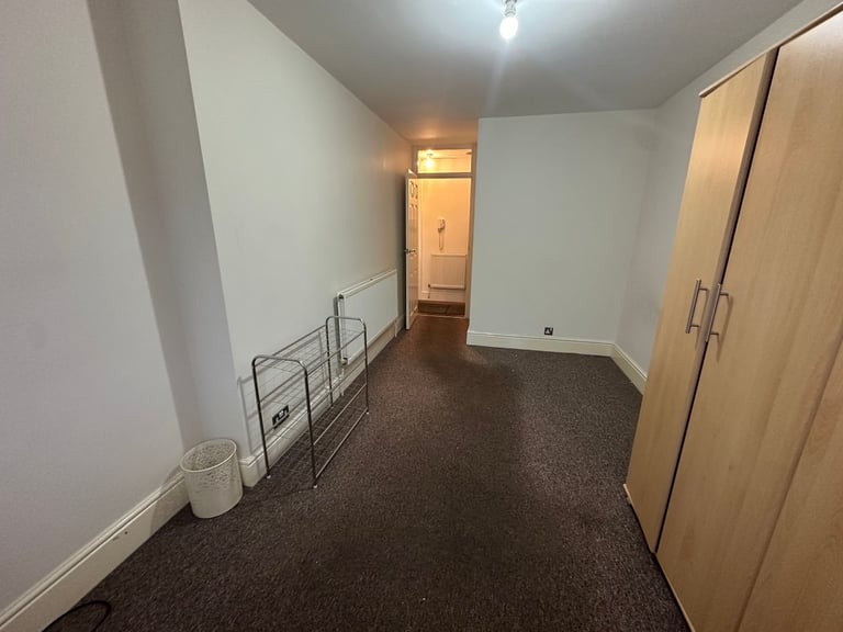 ONE BEDROOM FLAT FIRST FLOOR IN SUDBURY TOWN FOR RENT