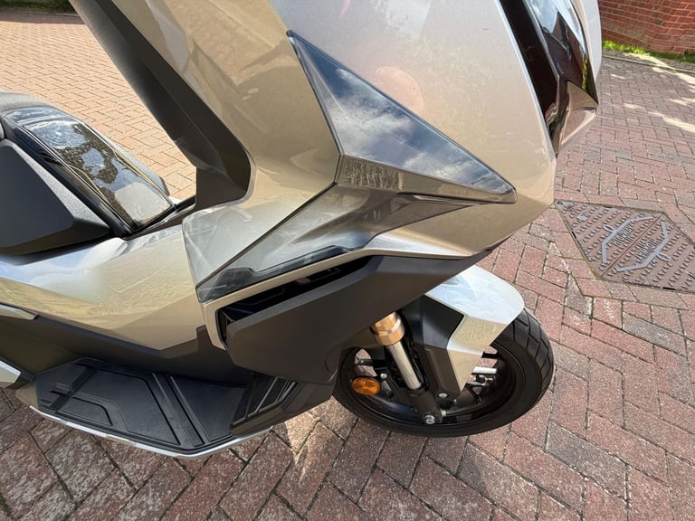 Honda, ADV 350