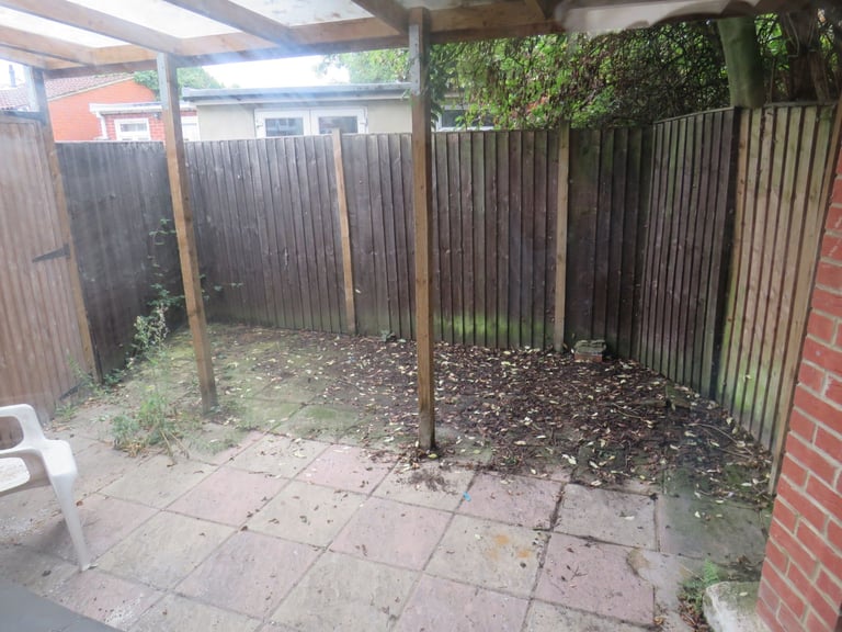 5 bedroom 3 bath house for rent in Southall UB2