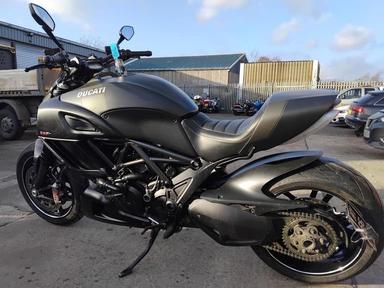 2016 66 DUCATI DIAVEL CARBON CLEAN PERFORMANCE CRUISER 1198 NEW MOT HPI CLEAR