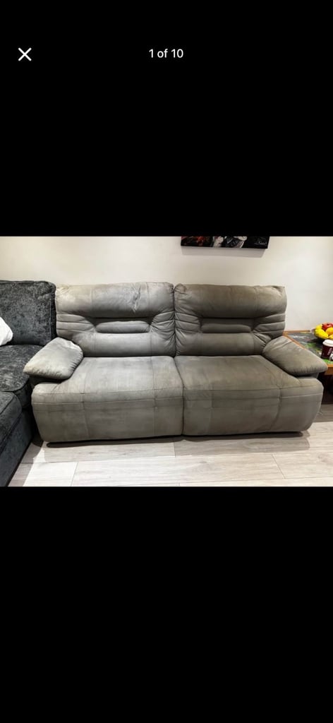 Recliner sofa 