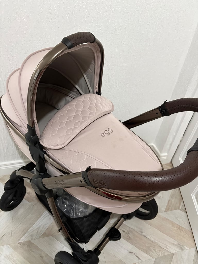 Egg pram 