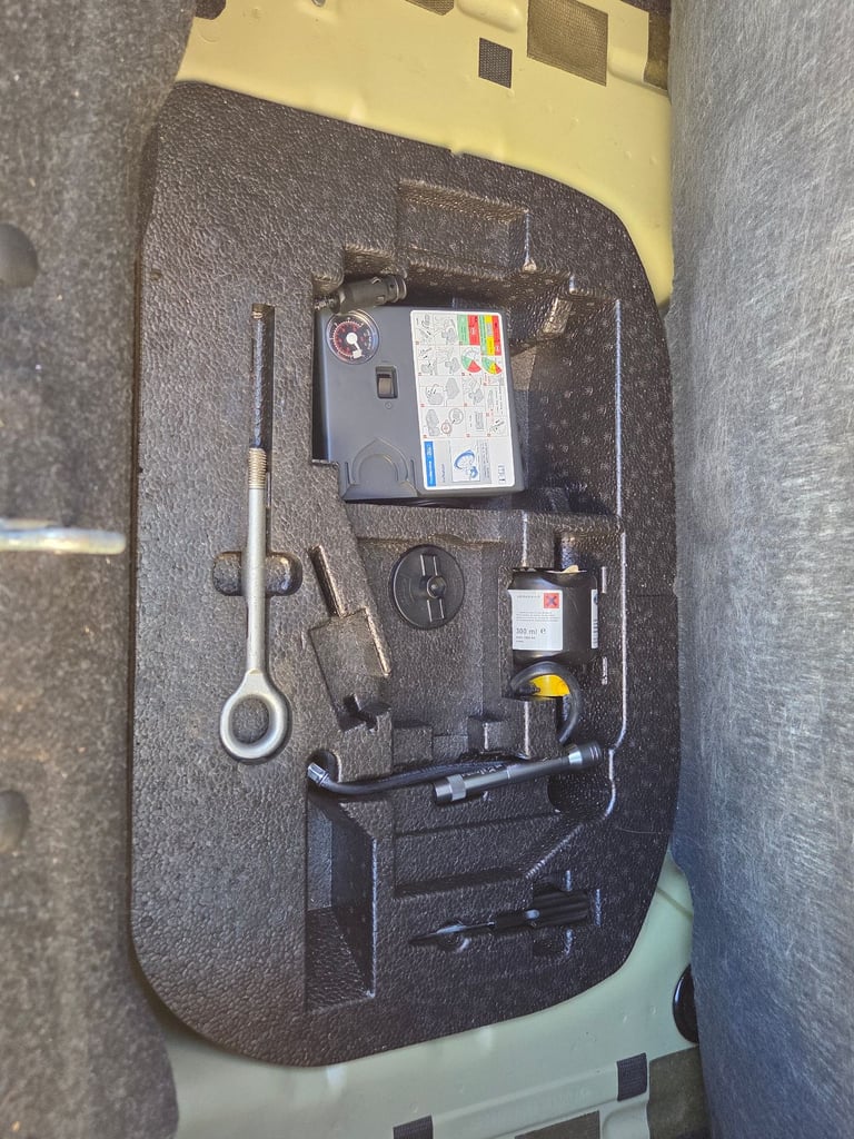 Ford, KA, Hatchback, 2014, Manual, 1242 (cc), 3 doors
