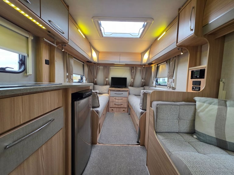 2013 coachman amara 520/4 motor mover extras