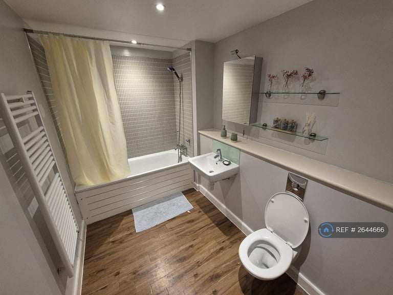 1 bedroom flat in Crowngate House, London, E3 (1 bed) (#2644666)