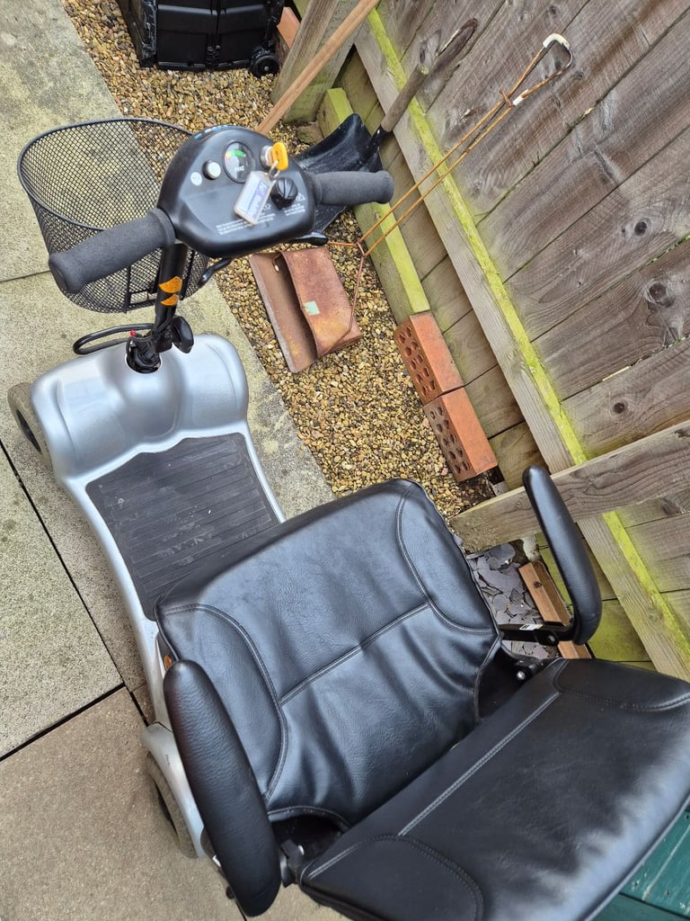 MOBILITY SCOOTER fits in car boot