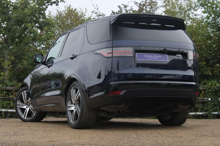 2022 Land Rover Discovery 3.0 D300 R-Dynamic HSE 5dr Auto ESTATE DIESEL Automatic