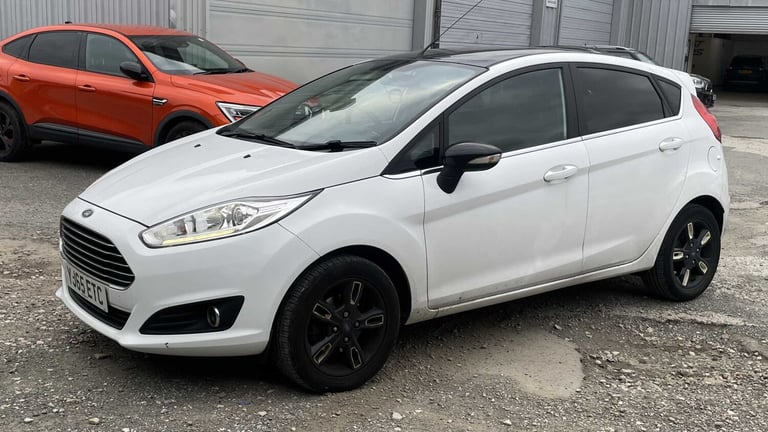 2016 Ford Fiesta 1.0 EcoBoost Zetec White 5dr HATCHBACK PETROL Manual