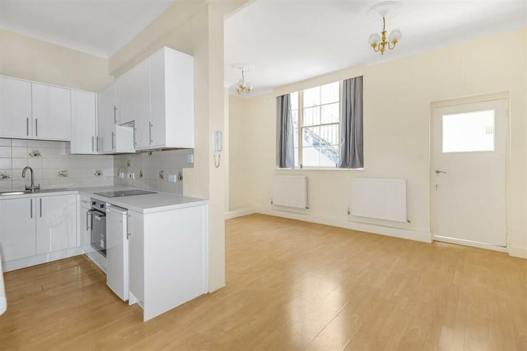 Newly renovated one bedroom flat in Paddington available now 