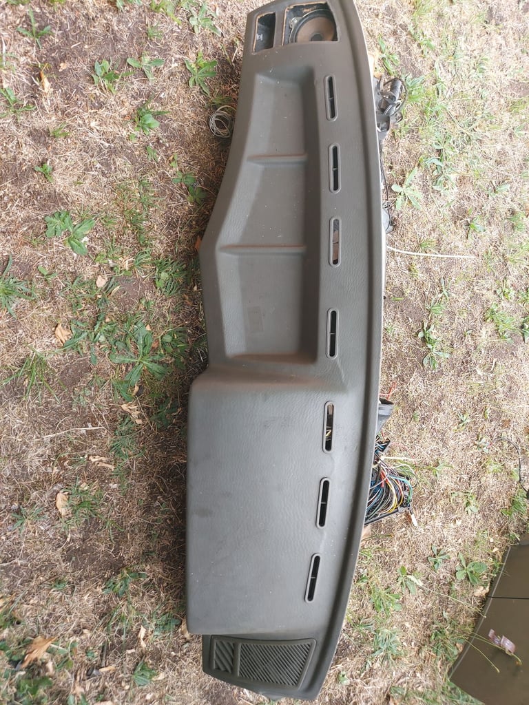 MK2 VAUXHALL ASTRA DASHBOARD & CENTRE CONSOLE- MK2 ASTRA 3DR SXI INTERIOR