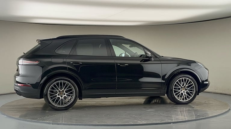 2022 Porsche Cayenne 3.0T V6 Platinum Edition TiptronicS 4WD Euro 6 (s/s) 5dr SUV Petrol Automatic