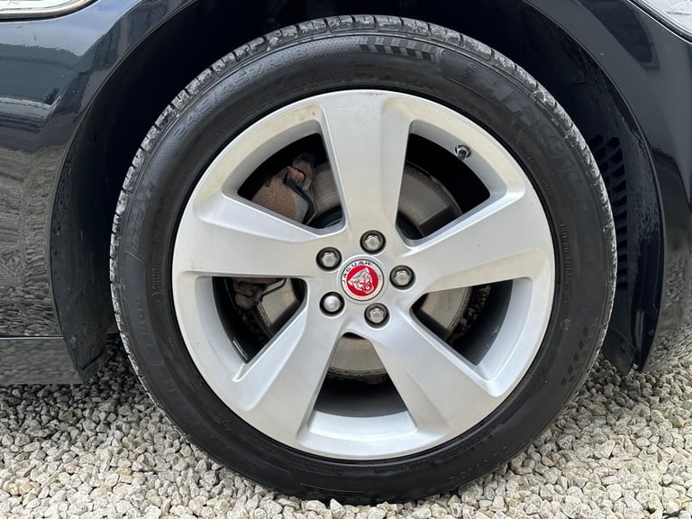 2015 Jaguar XF 2.0d Portfolio Auto Euro 6 (s/s) 4dr SALOON Diesel Automatic