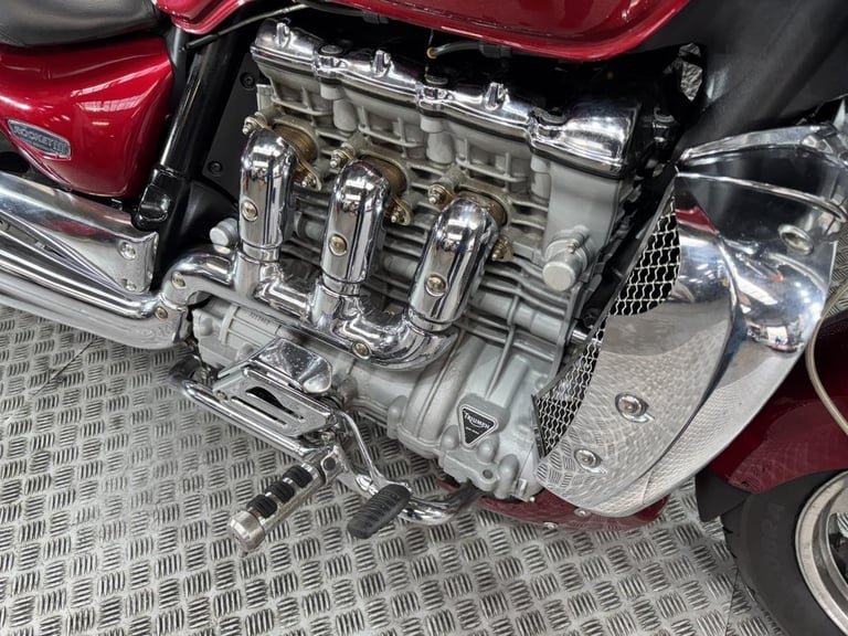 TRIUMPH ROCKET III 3 2004
