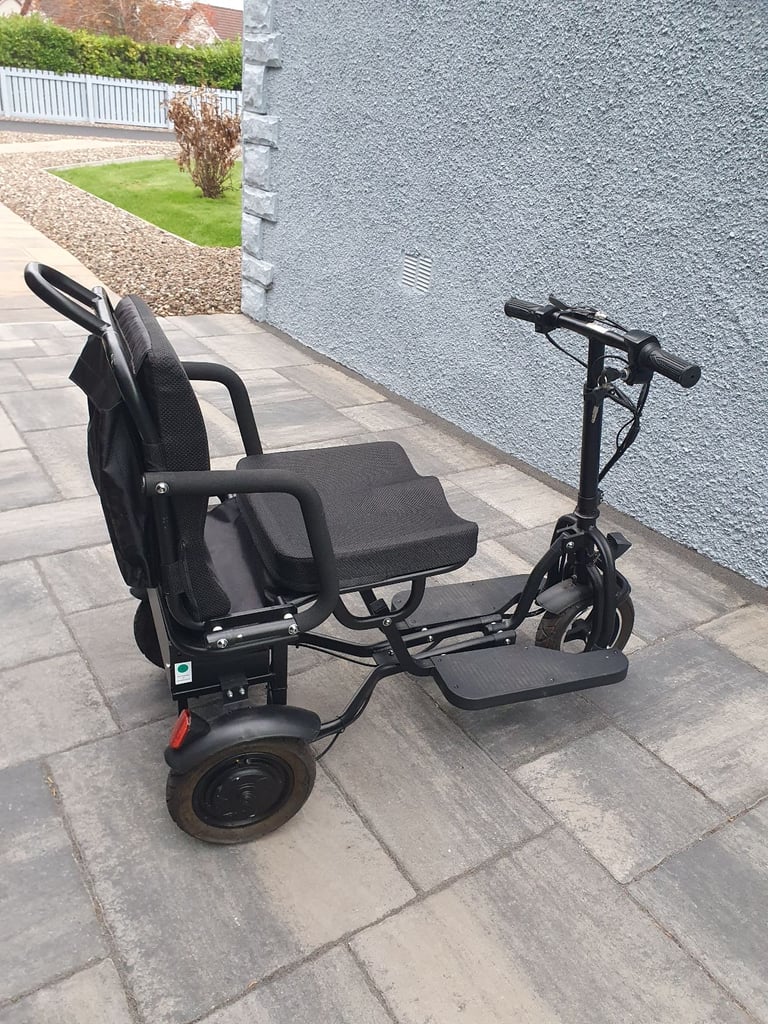 Lightweight travel mobility scooter can deliver 