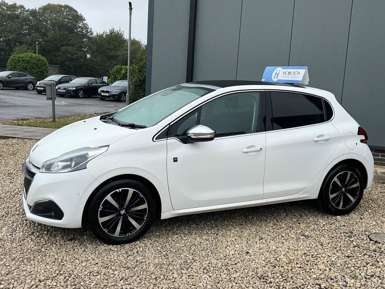 PEUGEOT 208 1.2 PureTech Tech Edition White Manual Petrol 2019