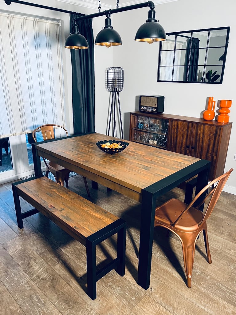 Beautiful fully refurbished 6 person solid oak dining table set in urban/ industrial style