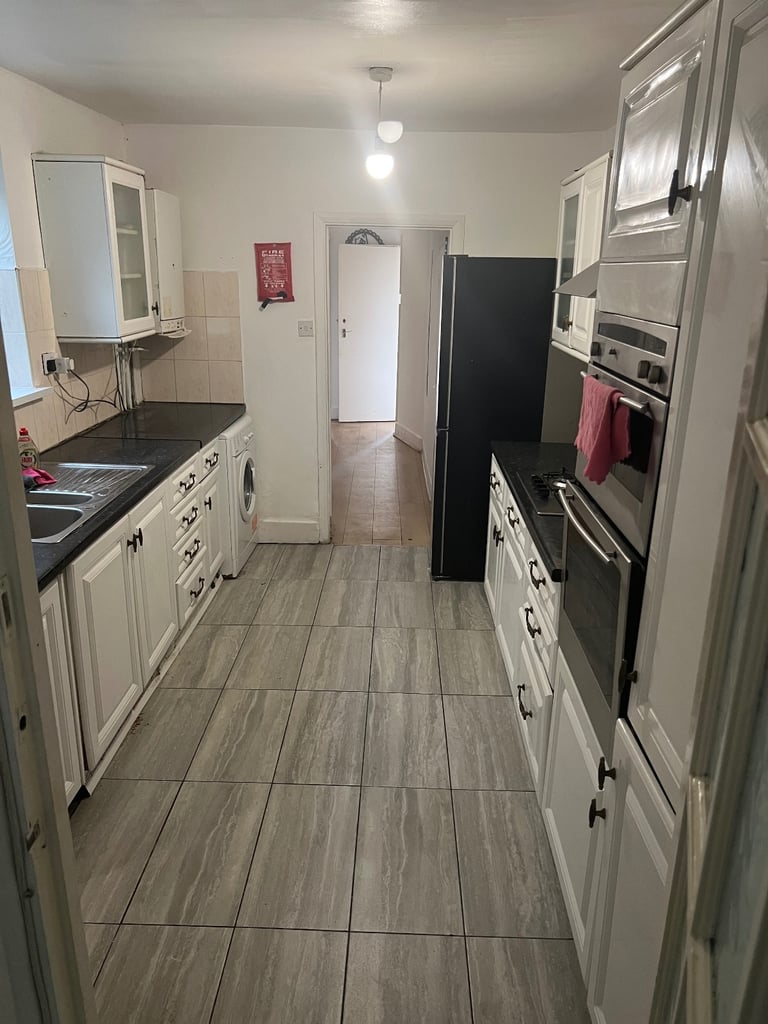 Ground Floor 2-Bedroom Flat Walthamstow, E17