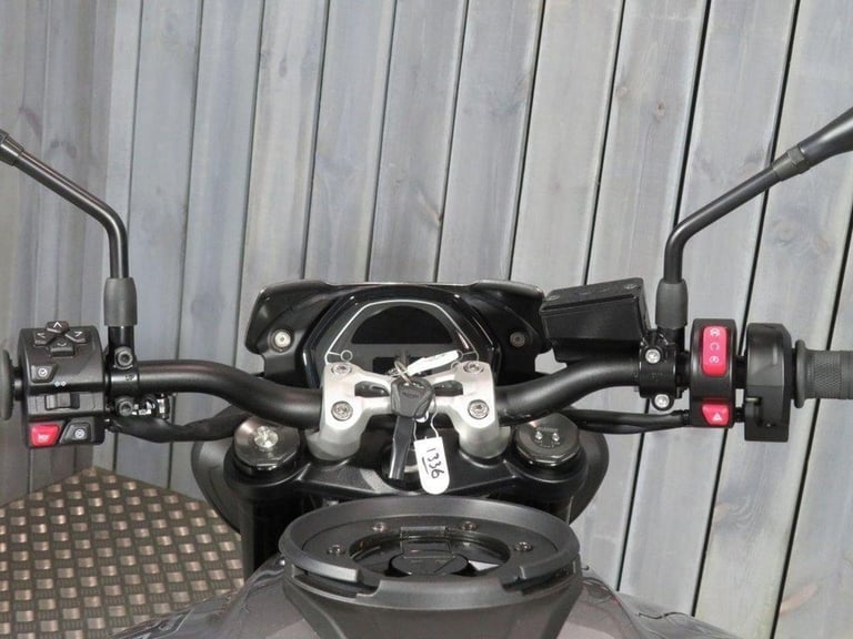 2024 74 TRIUMPH STREET TRIPLE 765 R