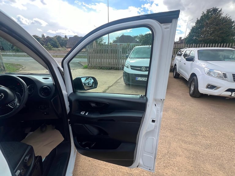 2021 Mercedes-Benz Vito 1.7 114 CDI Progressive Panel Van 5dr Diesel Manual FWD L2 Euro 6 (s/s) (...