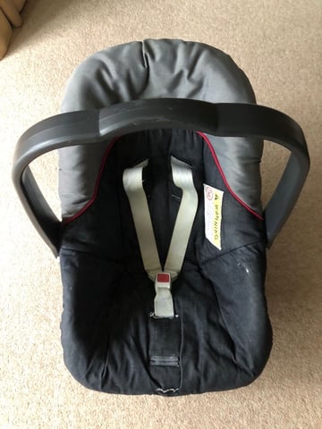 Mamas Papas Primo Viaggio Group 0 Car Seat with Surefix Base
