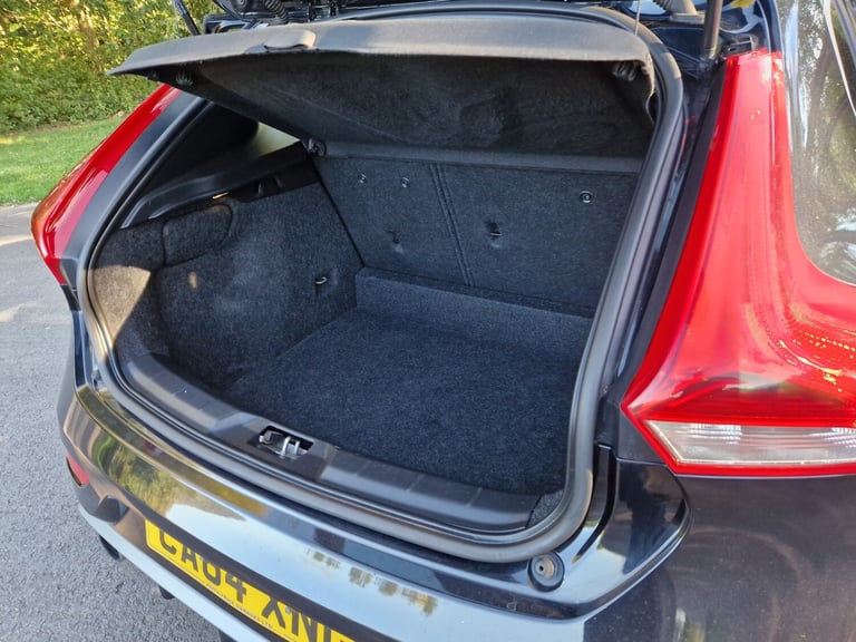 2014 Volvo V40 D3 R DESIGN 5dr HATCHBACK Diesel Manual