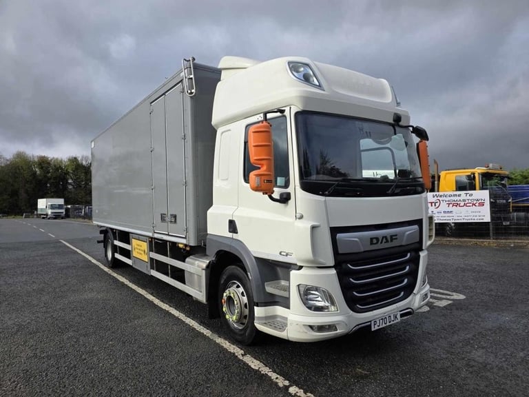 image for 2020 Daf CF370 high sleepercab 4x2 with 25.5ft grp box