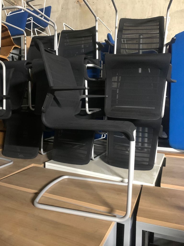 Senator cantilever mesh meeting and visitor chairs (20 available)