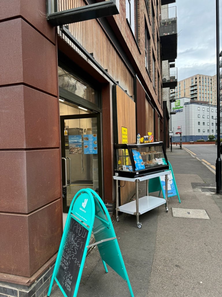 Cloud kitchen/Takeaway