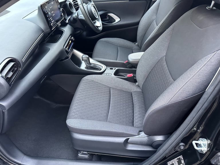 2022 Toyota Yaris 1.5 Hybrid Design 5dr CVT HATCHBACK Petrol/Electric Hybrid Automatic