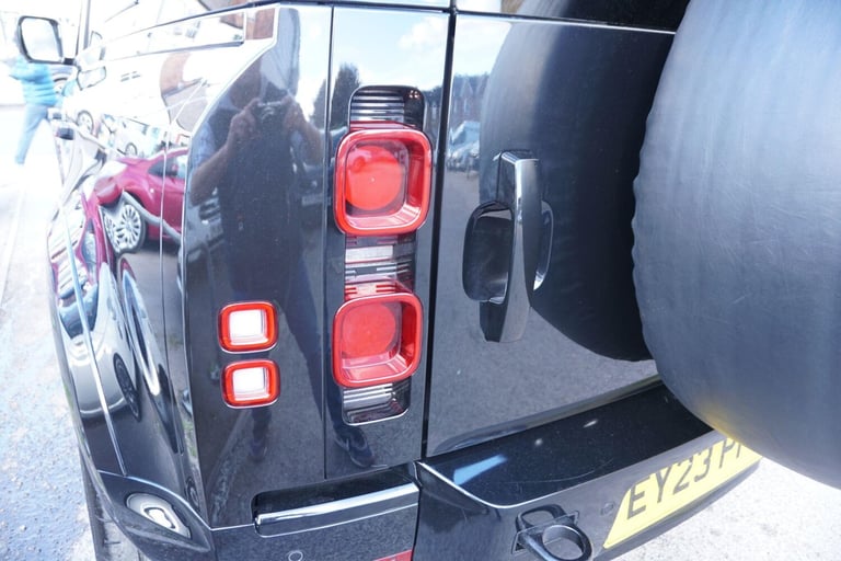 2023 Land Rover Defender 3.0 D300 X-Dynamic HSE 110 5dr Auto [7 Seat] ESTATE DIESEL Automatic