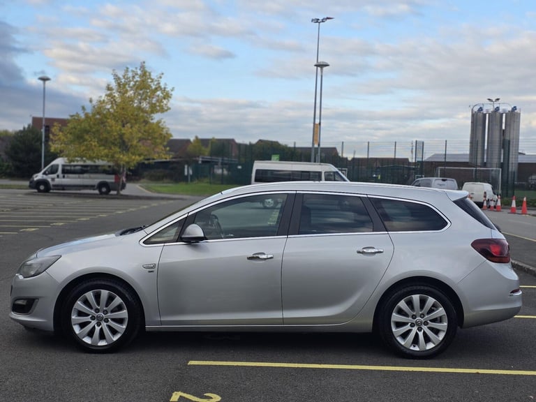 2013 Vauxhall Astra 1.7 CDTi ecoFLEX SE Sports Tourer Euro 5 (s/s) 5dr ESTATE Diesel Manual