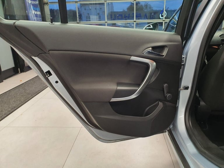 2013 Vauxhall Insignia 2.0 CDTi SRi Vx-line Nav [160] 5dr HATCHBACK DIESEL Manual