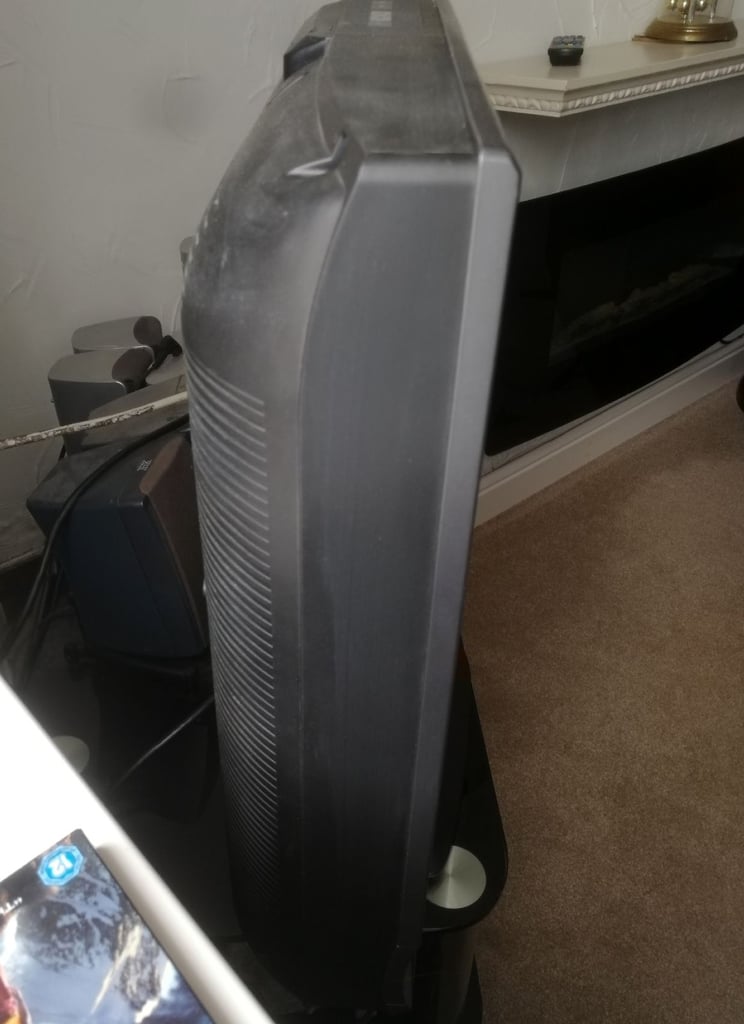 26 Inch Panasonic LCD TV With Remote TX-26LMD70A