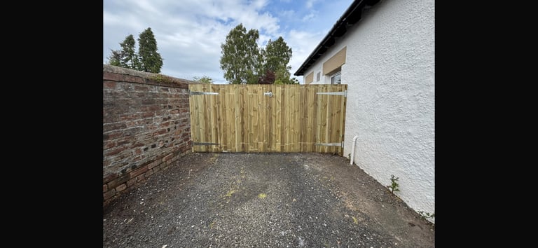 Fence and gate