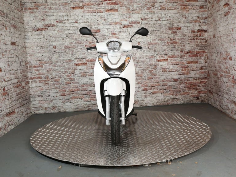 HONDA SH MODE 125 - 2023 Petrol Automatic in White