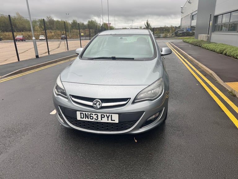2013 Vauxhall Astra 1.4i 16V SRi 5dr HATCHBACK Petrol Manual