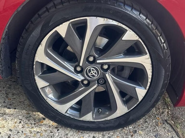2016 Toyota Auris 1.8 VVT-h Design Hatchback 5dr Petrol Hybrid CVT Euro 6 (s/s) (136 ps) Hatchbac...