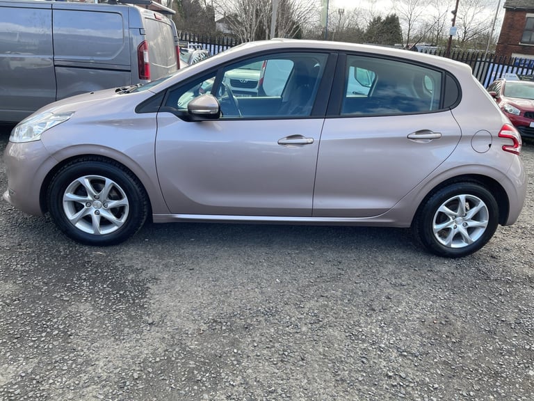 2014 Peugeot 208 ACTIVE 5-Door Petrol