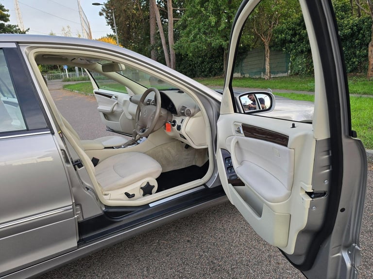 2006 Mercedes-Benz C Class 1.8 C180 Kompressor Elegance SE 4dr SALOON Petrol Automatic