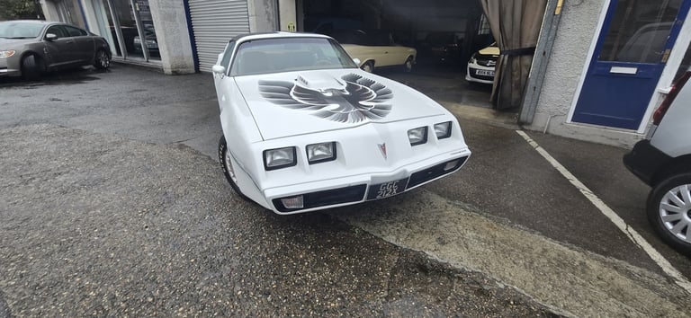 PONTIAC FIREBIRD  1982
