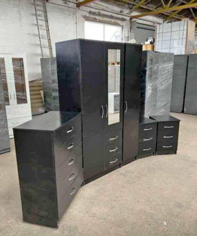 Brand New Wardrobe For Sale Free Delivery Contact Me On WhatsApp 