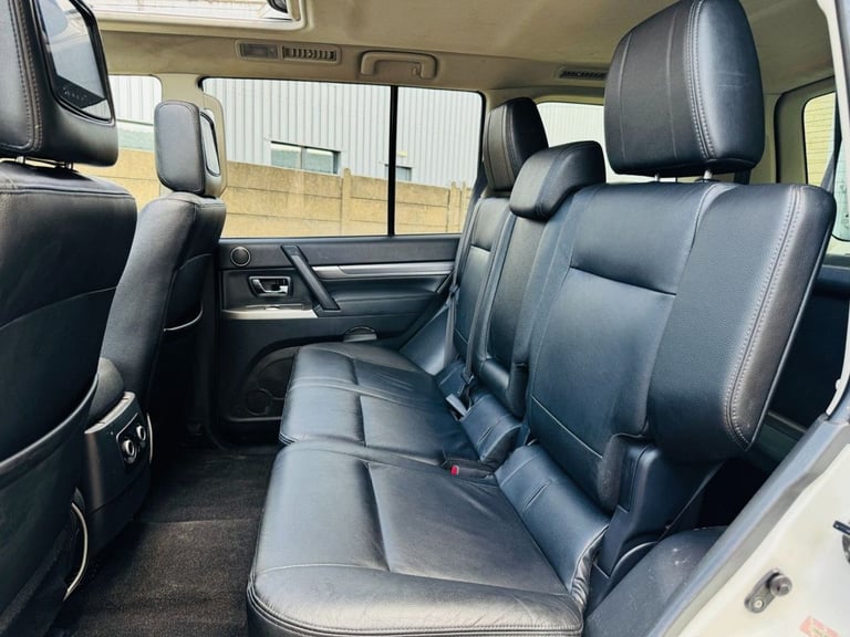 2015 Mitsubishi Shogun 3.2 DI-DC SG4 SUV 5dr Diesel Auto 4WD Euro 6 LWB (187 ps) ESTATE Diesel Au...